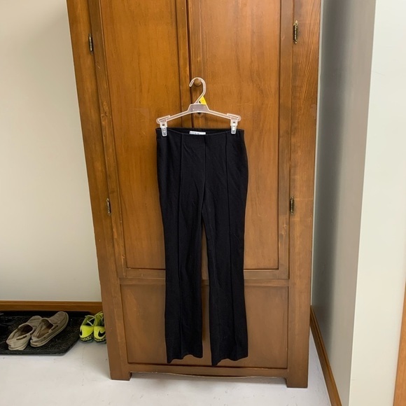 Elizabeth and James high rise flare black pant XS elastic waist 28 inseam - Picture 1 of 5